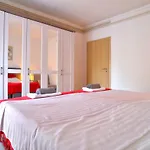 Red Rose Apartament *