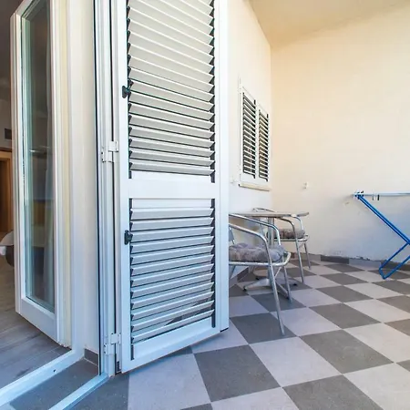 Apartment Red Rose Split